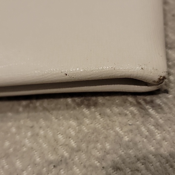 Coach Ivory Crossbody Bag with Gold Chain - Picture 12 of 16